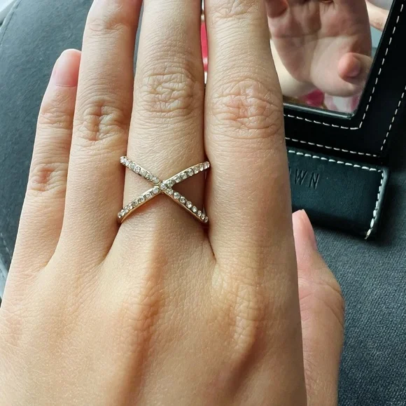 BRAND NEW Cross Stripes Diamond Ring, size 6-8 - Picture 5 of 6